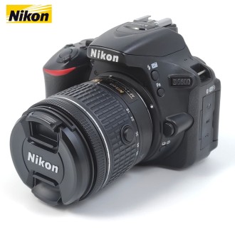 Cámara Nikon D5600 + Lente 18-55mm VR (usada)